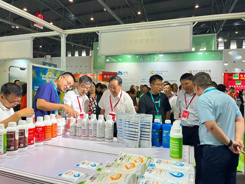 新朝陽(yáng)綠色生物科技亮相西部植?！半p交會(huì)”與第八屆綠色農(nóng)藥博覽會(huì)